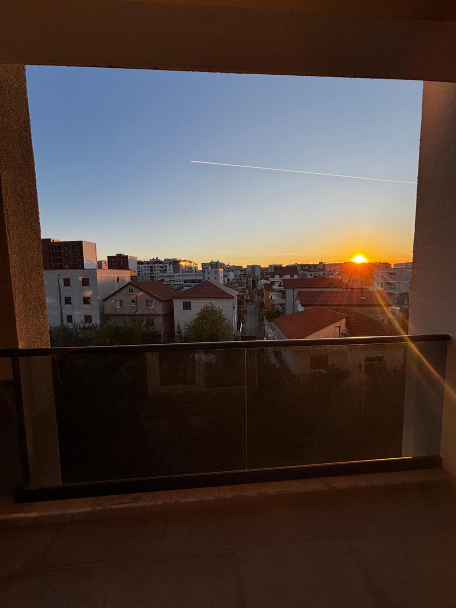 Jon'S Apartment ティラナ エクステリア 写真